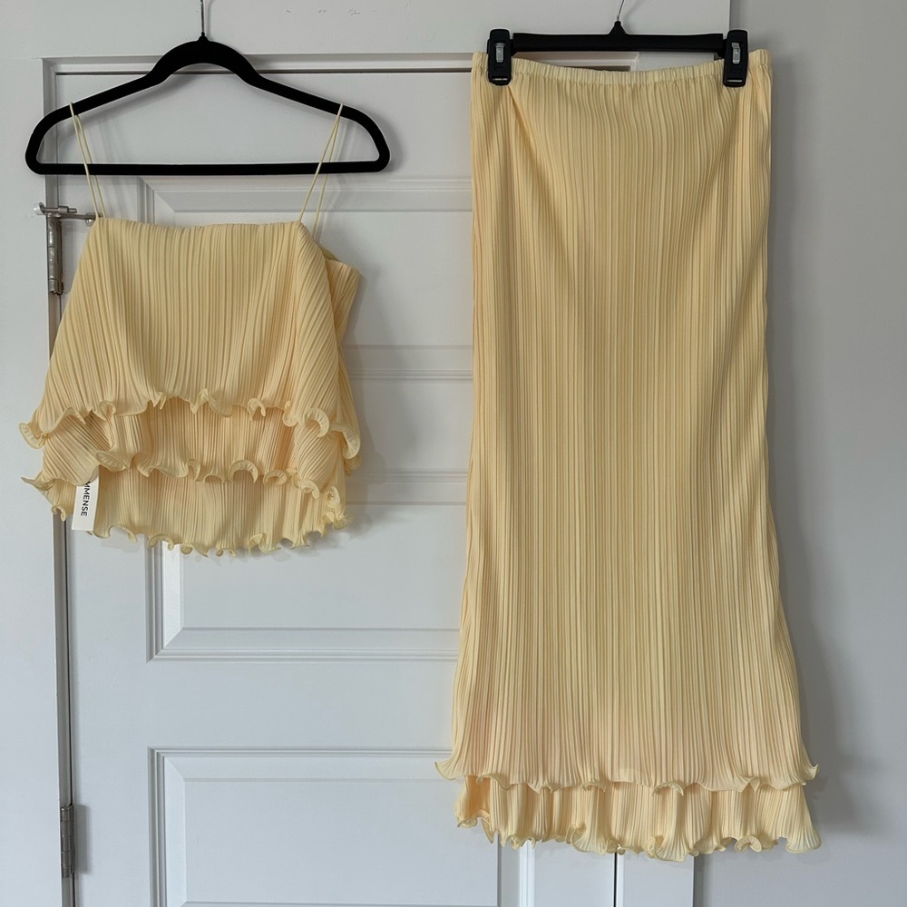 Commense Two Piece Yellow Pleated Ruffle Skirt Skirt - Picture 5 of 9